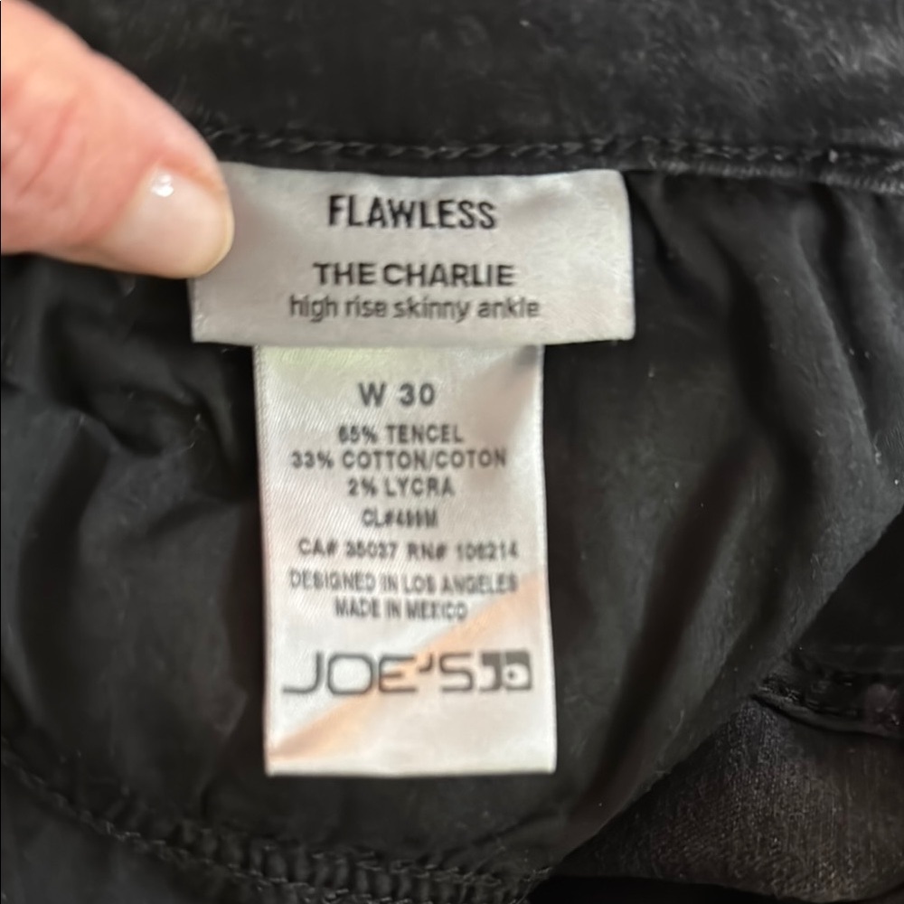 Joe's Jeans Flawless High Rise Skinny Ankle in Black